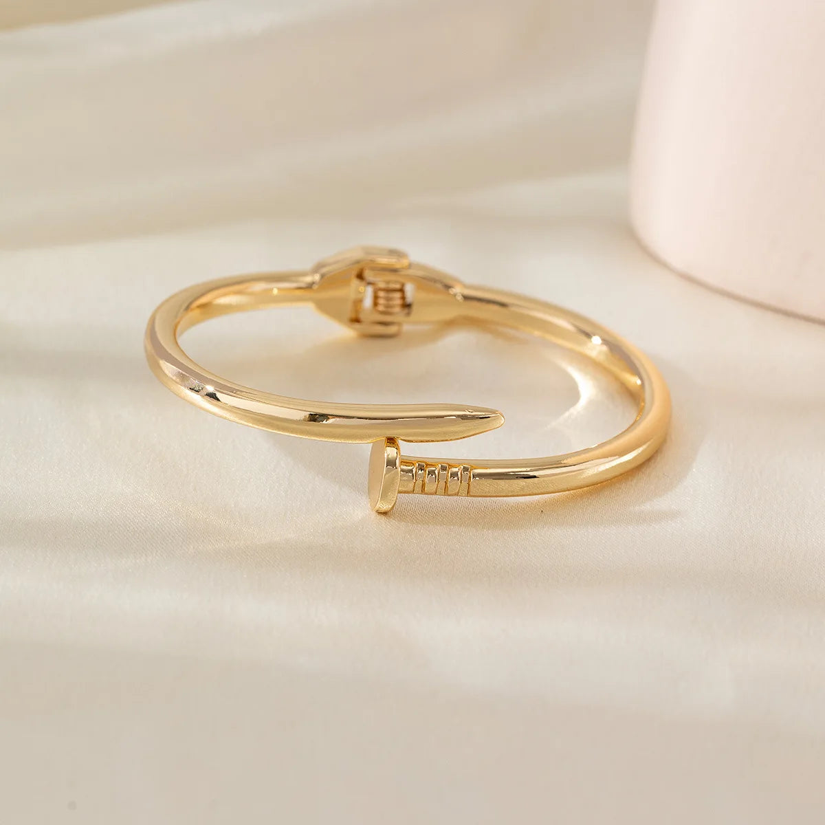 Uilz Fashion Round Nail Open Bangle Gold Silver Color Couple Metal Bracelets