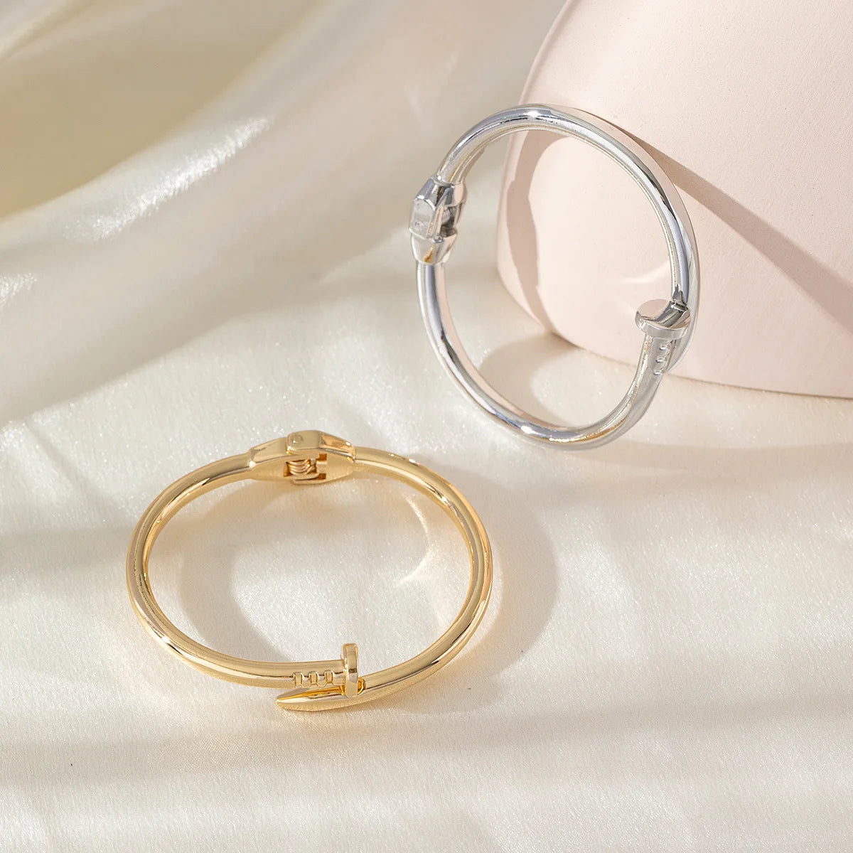 Uilz Fashion Round Nail Open Bangle Gold Silver Color Couple Metal Bracelets